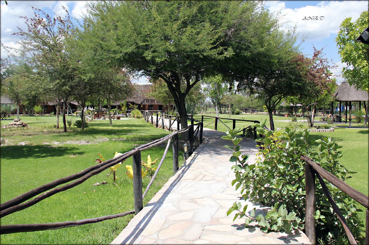 Fiume Lodge Grootfontein Екстериор снимка